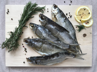 Судак (бабочка) холодного копчения: Вобла вяленая астраханская крупная