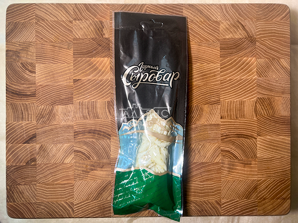 Сыр 100 гр ГОРНЫЙ СЫРОВАР (Косичка с укропом и чесноком) в Рязани