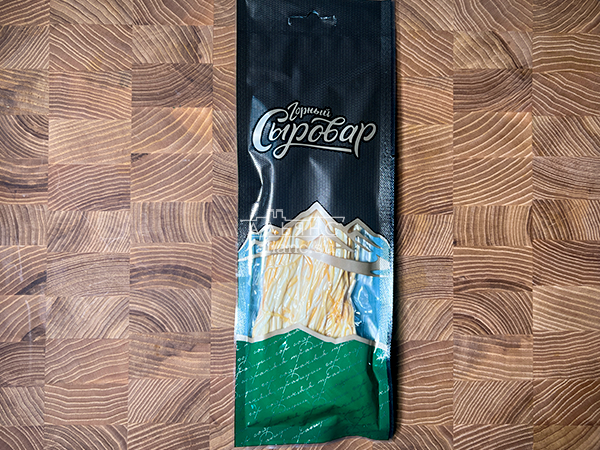 Сыр 60 гр ГОРНЫЙ СЫРОВАР (Паутинка копчёная) в Рязани