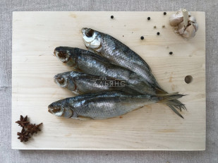 Мясные снеки: Вобла вяленая астраханская средняя